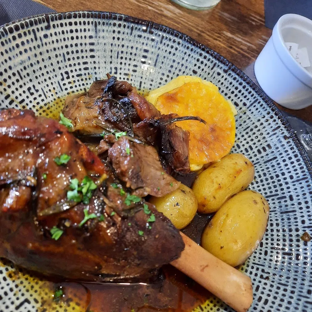 Souris d'agneau Au Romarin Et Au Miel